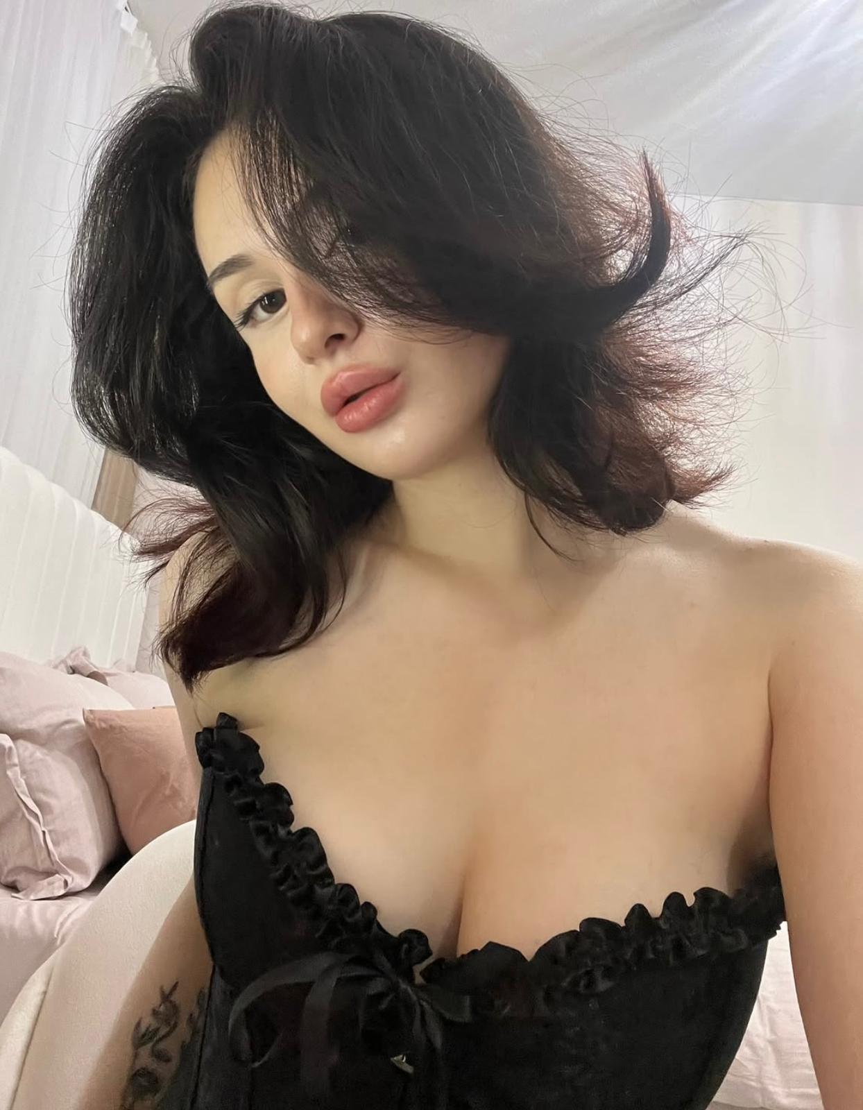 Akdamla Duruşu Güçlü Kadın Bayan Escort Kayra